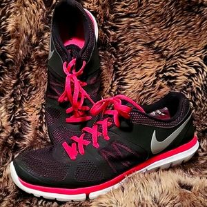 Nike women's shoe